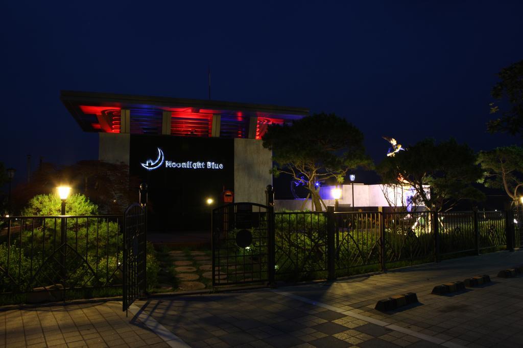 גאפיאונג Moonlight Blue Pension מראה חיצוני תמונה