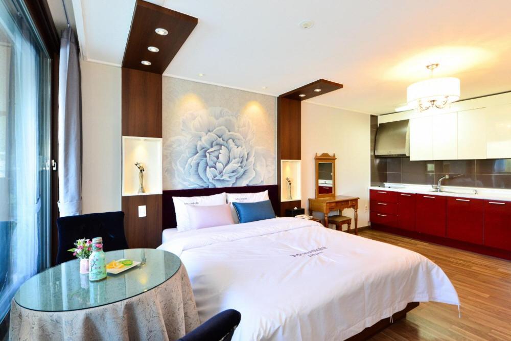 גאפיאונג Moonlight Blue Pension מראה חיצוני תמונה
