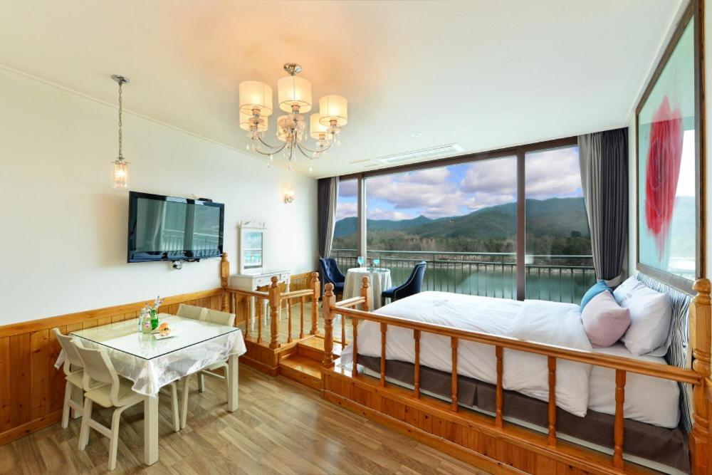 גאפיאונג Moonlight Blue Pension מראה חיצוני תמונה