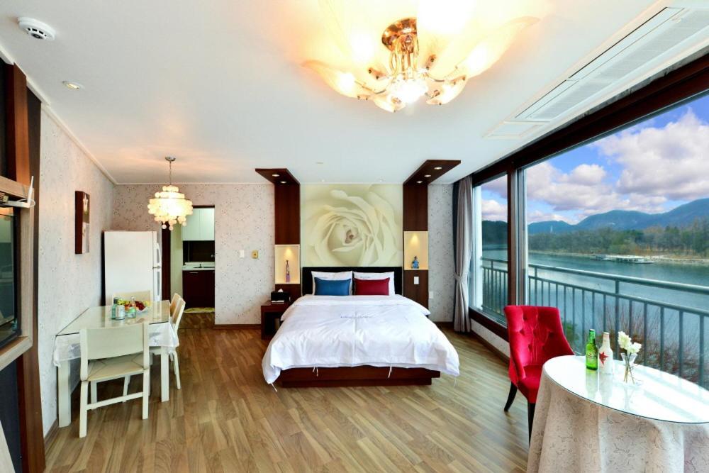 גאפיאונג Moonlight Blue Pension מראה חיצוני תמונה
