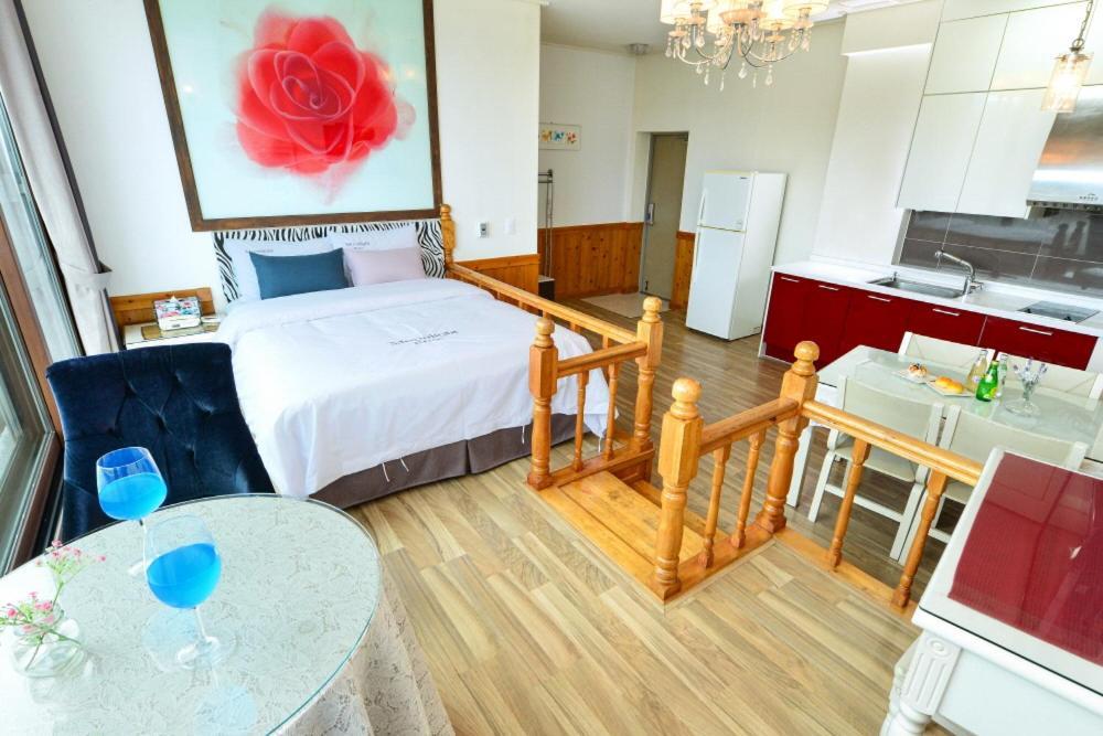 גאפיאונג Moonlight Blue Pension מראה חיצוני תמונה